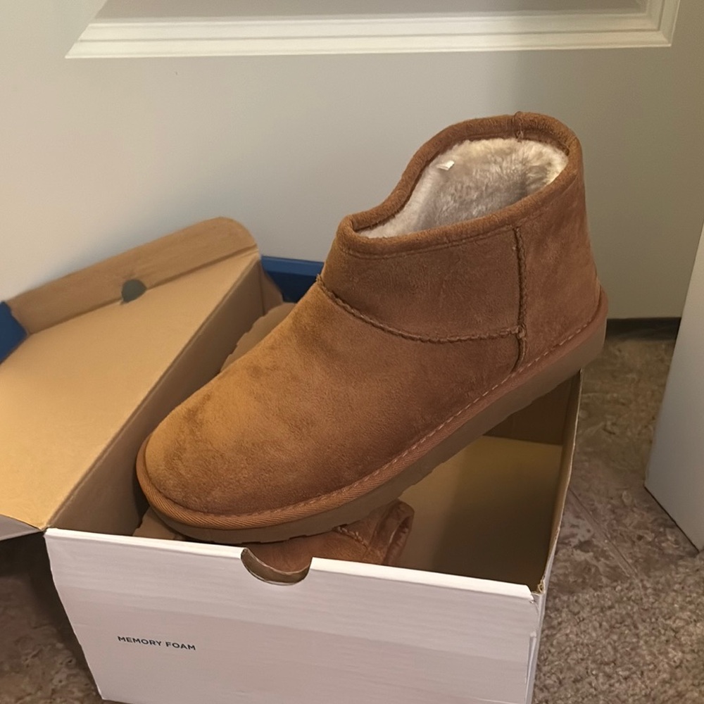 Arizona Jean Company Tan Suede Boots